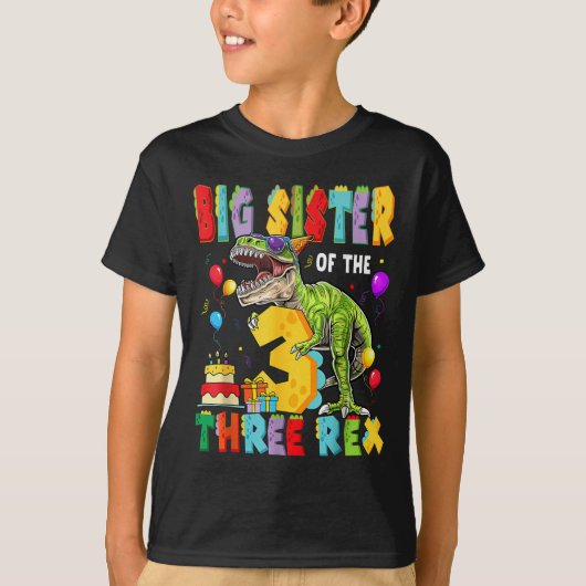 3歳の恐竜好きな男の子に！3匹のティレックスの姉 Tシャツ (正面)