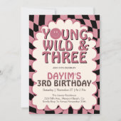 3歳の誕生日おめでとう！Young Wild & Three ピンクのレトロな女の子 招待状 (正面)