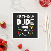 3歳の誕生日3歳オールドボーイパーティー誕生日Dude 3 スタンダードカクテルナプキン (インサイチュ)