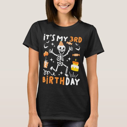 3歳の誕生日 子供 キッズ 楽しい スケルトン 3歳 おばけの日 Tシャツ (正面)