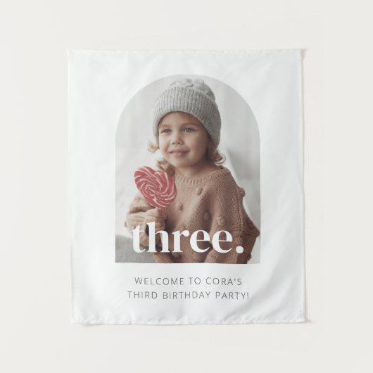3歳の誕生日 3つのアーチの写真 ウェルカムサイン タペストリー (正面)