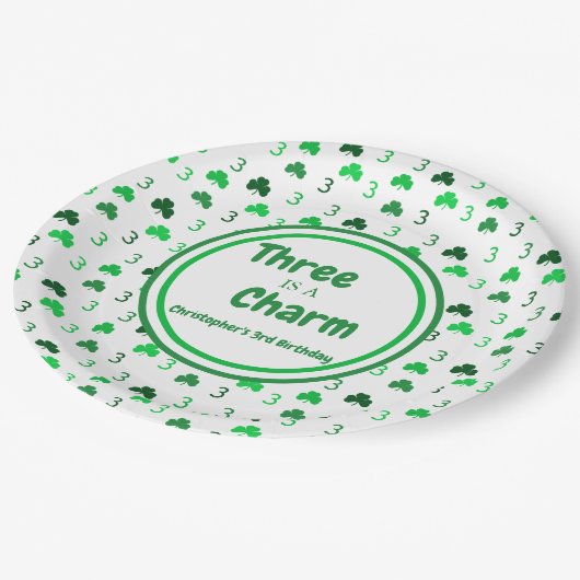 3歳はチャーム聖パトリックの日3回目の誕生日 ペーパープレート (アングル)