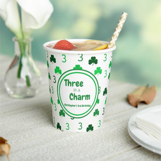 3歳はチャーム聖パトリックの日3回目の誕生日 紙コップ (インサイチュ)