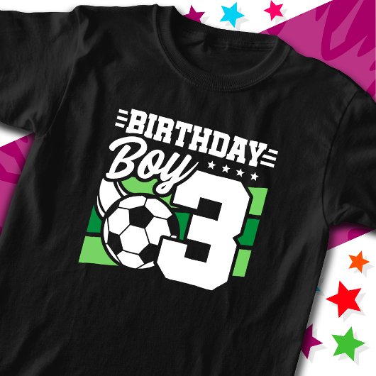 3歳サッカーパーティー3歳の誕生日ボーイ Tシャツ