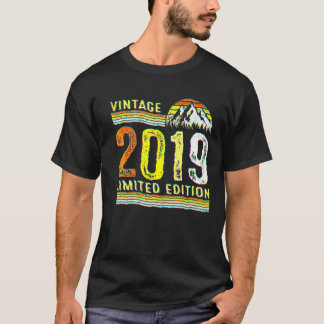 3歳ヴィンテージ2019 3歳 Tシャツ