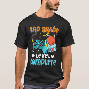 3等級レベル完了ゲームコントローラー最終日 Tシャツ