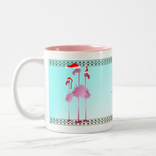 3羽のピンクのクリスマスのフラミンゴ ツートーンマグカップ (左)