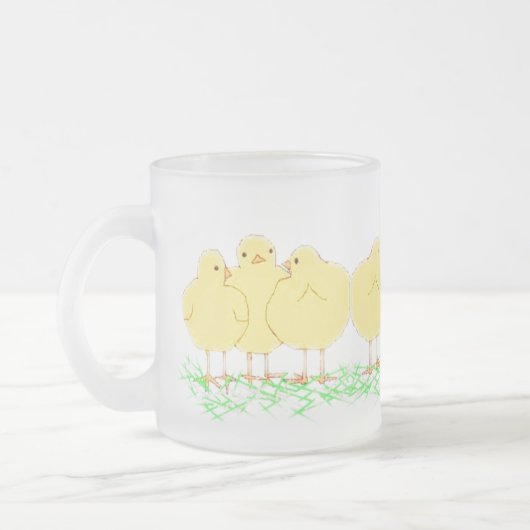 3羽のベビーのひよこ(霜の降りたなマグ見によって) フロストグラスマグカップ (左)