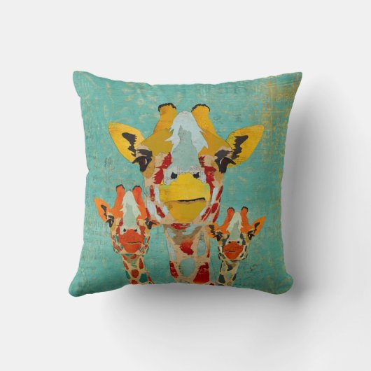 3頭のかいま見るキリンのMoJoの枕 クッション (裏面)