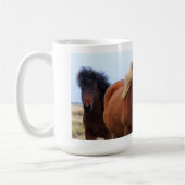 3頭のアイスランドの馬のマグ コーヒーマグカップ (左)