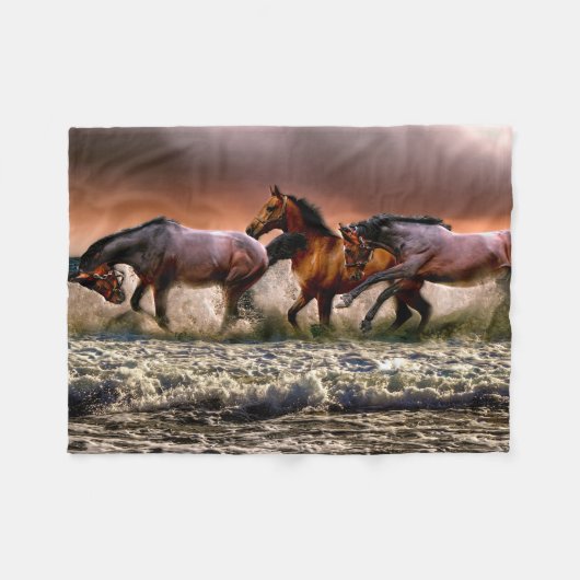 3頭の馬が海 フリースブランケット (正面(横))