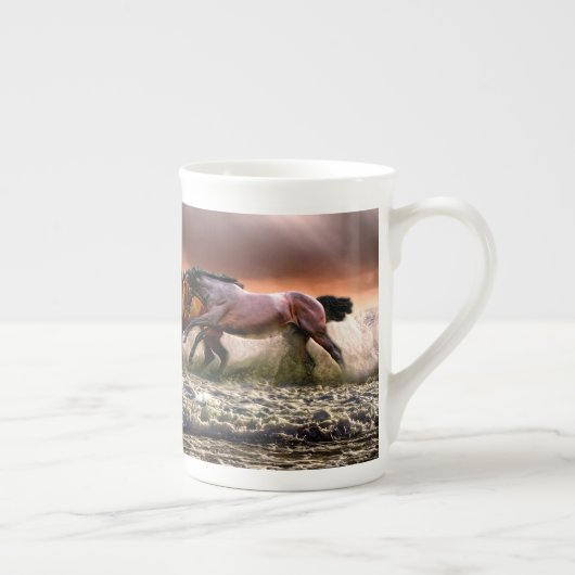 3頭の馬が海 ボーンチャイナマグカップ (右)