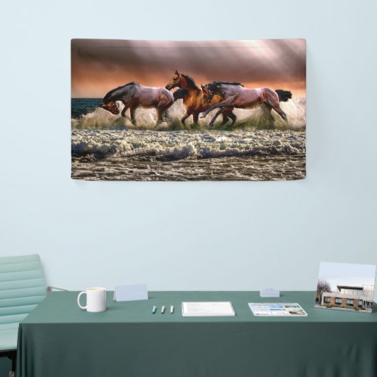 3頭の馬が海 横断幕 (トレードショー)