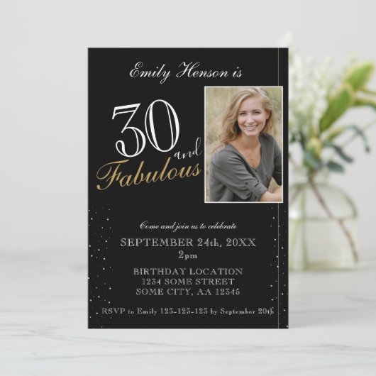 30と素晴らしいエレガントブラックフォト誕生日 招待状 (スタンド正面)