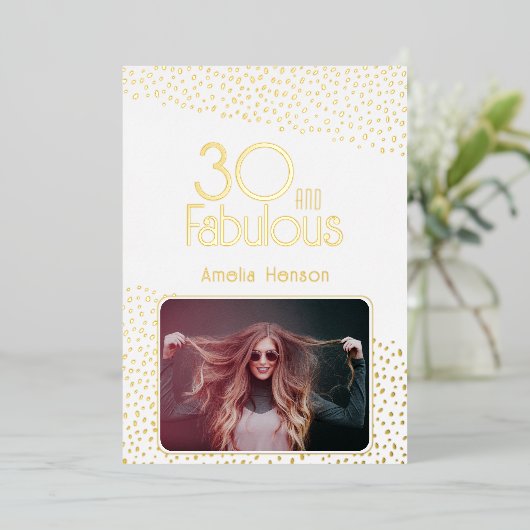 30と素晴らしい写真30th誕生日ゴールドフォイルカード 箔招待状 (立ち正面)