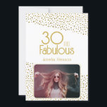 30と素晴らしい金ゴールドグリッター写真30th Birthday カード<br><div class="desc">30と素晴らしい金ゴールドグリッター写真30th誕生日カード。トレンディーモダンタイポグラフィと金ゴールドグリッタースポット付きバースデフェイクィーカード。そのデザインはカスタム写真と名前を持っている。背面の文字を変更または消去できる。彼女パーソナライズされたのために30歳の誕生日カードを作る。</div>