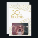 30と素晴らしい金ゴールドグリッター写真30th Birthday カード<br><div class="desc">30と素晴らしい金ゴールドグリッター写真30th誕生日カード。トレンディーモダンタイポグラフィと金ゴールドグリッタースポット付きバースデフェイクィーカード。そのデザインはカスタム写真と名前を持っている。背面の文字を変更または消去できる。彼女パーソナライズされたのために30歳の誕生日カードを作る。</div>