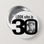 30の写真の白黒ボタンまたはバッジはだれであるか見て下さい 缶バッジ (正面&裏面)