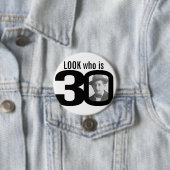 30の写真の白黒ボタンまたはバッジはだれであるか見て下さい 缶バッジ (インサイチュ)