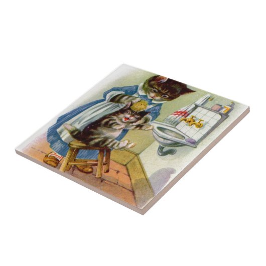 30年代の子猫猫のママは彼女の子ネコを洗浄します タイル (側面)