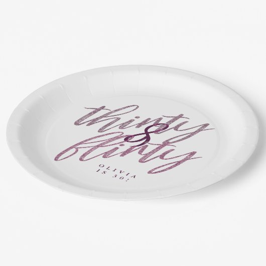 30歳と誕生日気のあるそぶりをしたパーティー紙プレート ペーパープレート (アングル)