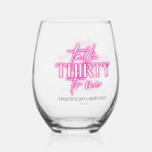 30歳の誕生日に30歳のネオンピンクのトーク ステムなしワイングラス (裏面)