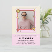 30歳の誕生日の招待レトロGroovyピンクの花 招待状 (スタンド正面)