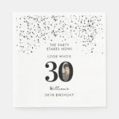 30歳の誕生日パーティールック誰が30歳の写真モダン スタンダードランチョンナプキン (正面)