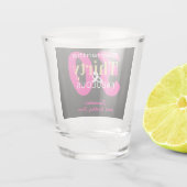 30歳の誕生日30と素晴らしいホットピンクブラックパーティー ショットグラス (裏面)