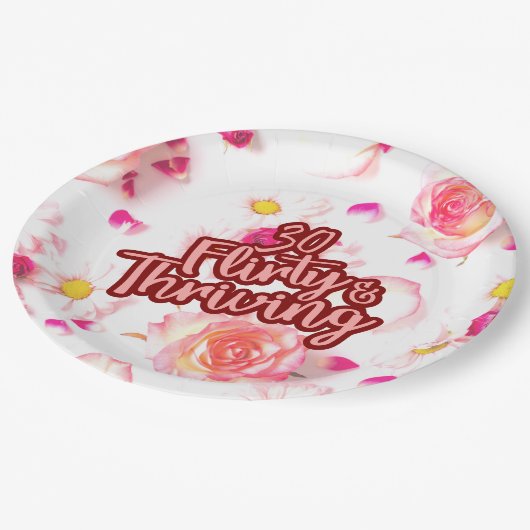 30歳の誕生日30気のあるそぶりをしたと繁栄するおもしろいピンク ペーパープレート (アングル)