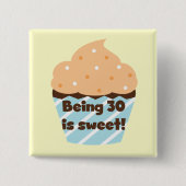 30歳はTシャツとギフトが大好き 缶バッジ (正面)