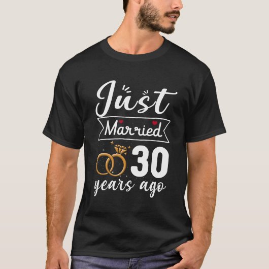 30結婚年前の記念日たった今結婚しました Tシャツ (正面)