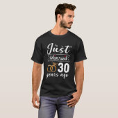 30結婚年前の記念日たった今結婚しました Tシャツ (正面フル)