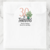 30 & Thriving – 多肉食とカブトムシ誕生日 ラウンドシール (バッグ)