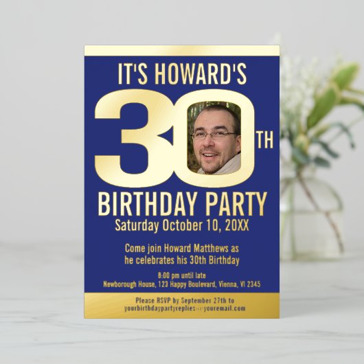 30th誕生日パーティーブルー金ゴールドフォイル写真 箔招待状 (立ち正面)