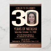 30th Birthdayパーティーブラックとバラ金ゴールドフォイル写真 箔招待状 (正面)