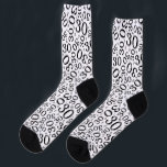 30th Birthdayブラック/ホワイト乱数パターン ソックス<br><div class="desc">マイルストン番号30：この乱数パターンは、あなたの30歳の誕生日のためのおもしろいギフトアイディアである。このユニークデザインは、白い背景の上に繰り返し散在する黒いマイルストーン数30である。衣服するには30歳である必要はない；彼らは30歳の彼らのゴールに達している誰にでも適してい祝る。</div>
