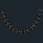 30th Birthday 1992ブラック金ゴールド追加ネームレトロ バンティングフラッグ<br><div class="desc">パーソナライズされたクラシック紙の誕生祝いデザイン。さらに多くのギフトやパーティー用品は、店の"伝説"のデザインで利用可能。</div>