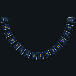 30th Birthday 1992ブルー金ゴールド追加ネームレトロ バンティングフラッグ<br><div class="desc">パーソナライズされたクラシック紙の誕生祝いデザイン。さらに多くのギフトやパーティー用品は、店の"伝説"のデザインで利用可能。</div>