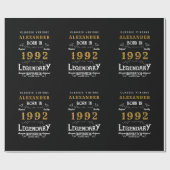 30th Birthday 1992黒い金ゴールド追加の名前伝説的 ラッピングペーパー (フラット)