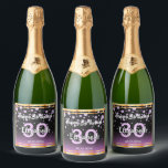 30th birthday black purple diamondsの名前 スパークリングワインラベル<br><div class="desc">華エレガントやかな30歳ガーリーの誕生日ワインまたはワきらめくインボトルラベル。紫と黒の色のフェイクグリッターとフェイクダイヤモンドの振りかけと黄金のフレーム。名前、年齢30と日付のテンプレート。誕生の日又はパーティー/記念日の日文字で：ハッピーバースデー!白とピンク色の文字。名前は手書入力されたスタイルスクリプトで表す。</div>