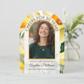 30th Birthday Modern Arch Floral DAFFODILS Photo 招待状 (スタンド正面)