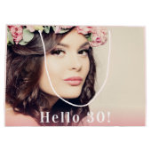 30th birthday photo hello 30バラ金ゴールド赤面 ラージペーパーバッグ (裏面)