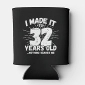 32おもしろい誕生日引用文皮肉32歳 缶クーラー (裏面)