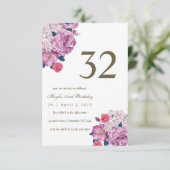 32歳の誕生日おめでとう パープルの花と植物のシンプルなデザイン 招待状 (スタンド正面)
