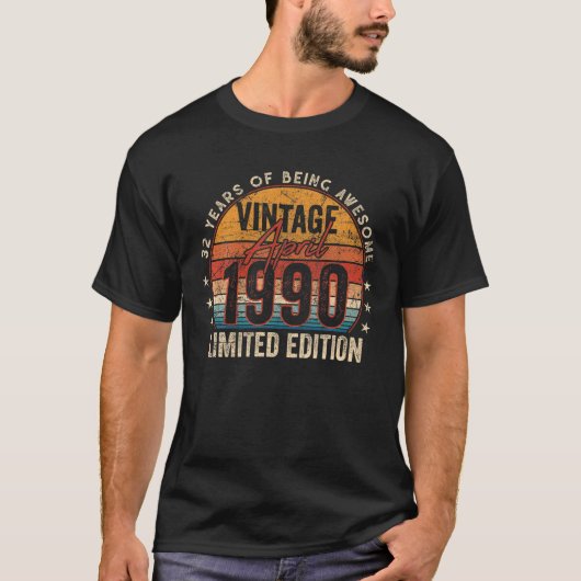 32番目の誕生日ギフトヴィンテージ1990年4月32歳 Tシャツ (正面)
