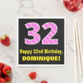 32番目の誕生日：ピンクストライプのハートと「32」 +名前 スタンダードランチョンナプキン (インサイチュ)