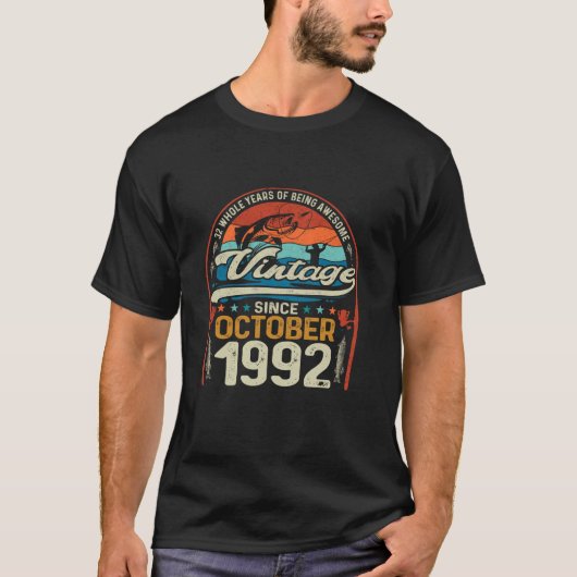 32誕生日32歳の魚釣り愛好家Octo生まれ Tシャツ (正面)