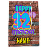 32誕生日:おもしろい、アーバングラフィティインスパイアルック ミディアムペーパーバッグ (裏面)