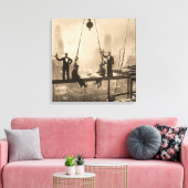 32階での鉄骨工の昼食 キャンバスプリント (インサイチュ (リビング))